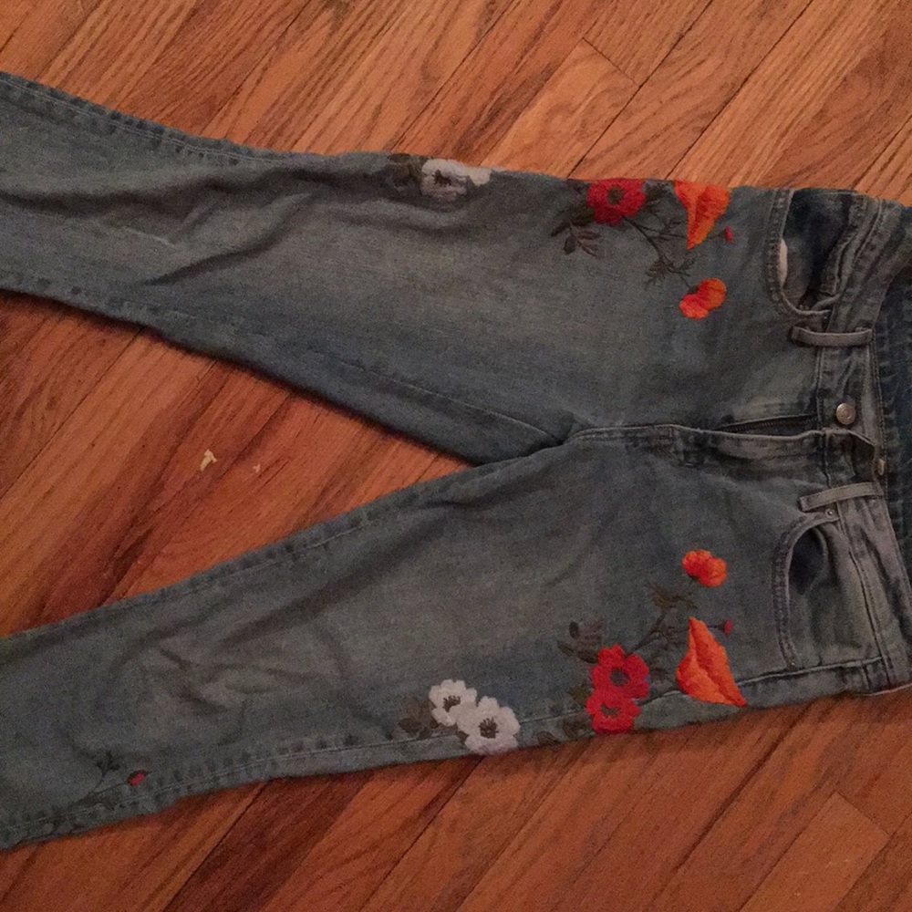 Levi floral embroidered jeans